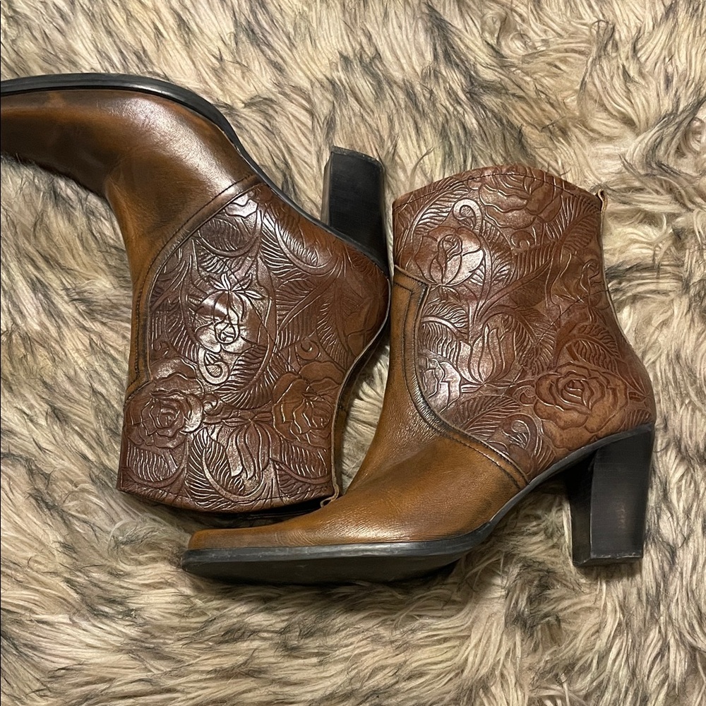 Women's Brown Embossed Leather Ankle Boots - Stylish Western-Inspired Heels
